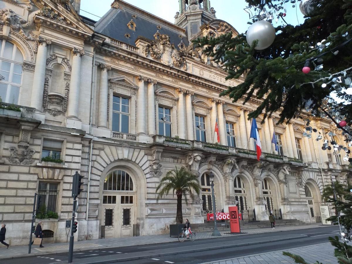 Appartement Au Calme, Avec Parc Prive, 50M Du Tram Tours Exterior photo